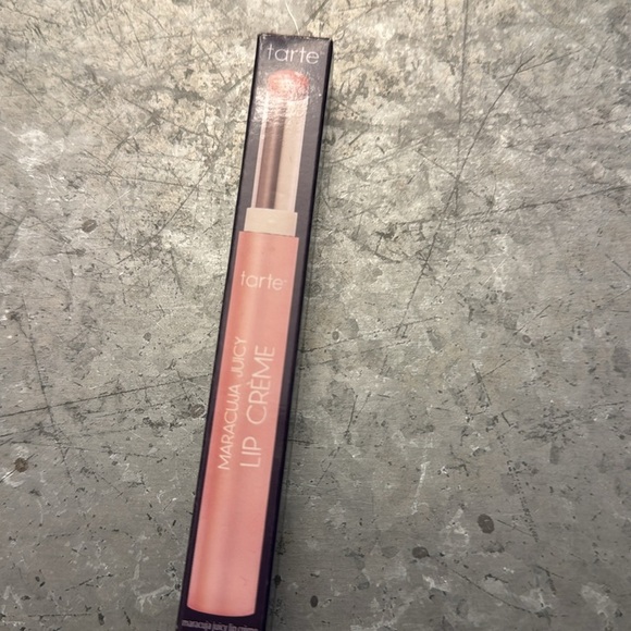 Maracuja Juicy lip crème in peachy pink - Picture 2 of 4